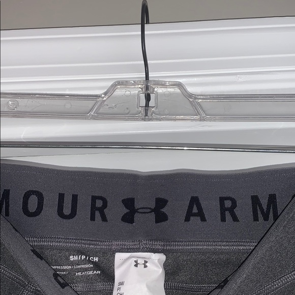Women’s Gray Under Armour Cropped Leggings - Picture 2 of 4